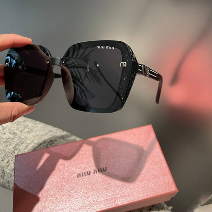 RUNWAY SQUARE SUNGLASSES 513100 IN BLACK ACETATE