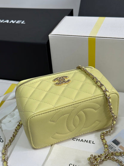 CC 25C Vanity Case 17cm Yellow Caviar Leather Heart Rhinestone Light Gold Hardware 243418