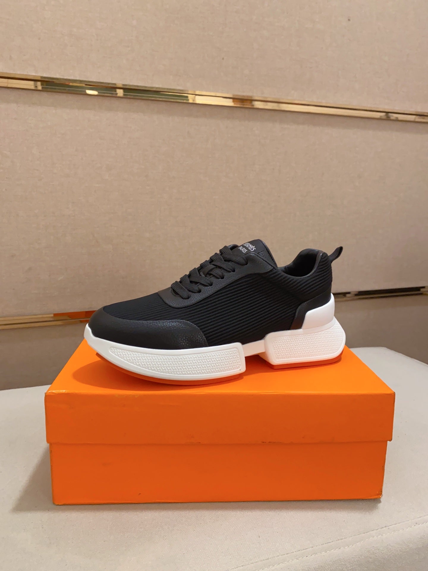 HM BOUNCING SNEAKER BLACK WEAVE