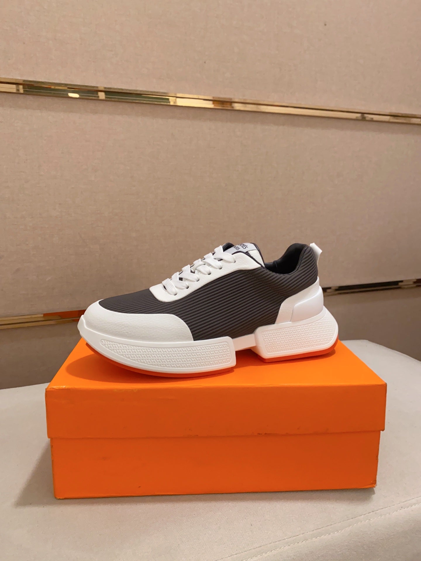 HM BOUNCING SNEAKER BROWN WEAVE