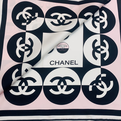 CC Square Scarf 90 CM In Light Pink Mix White Black Silk Twill 288717