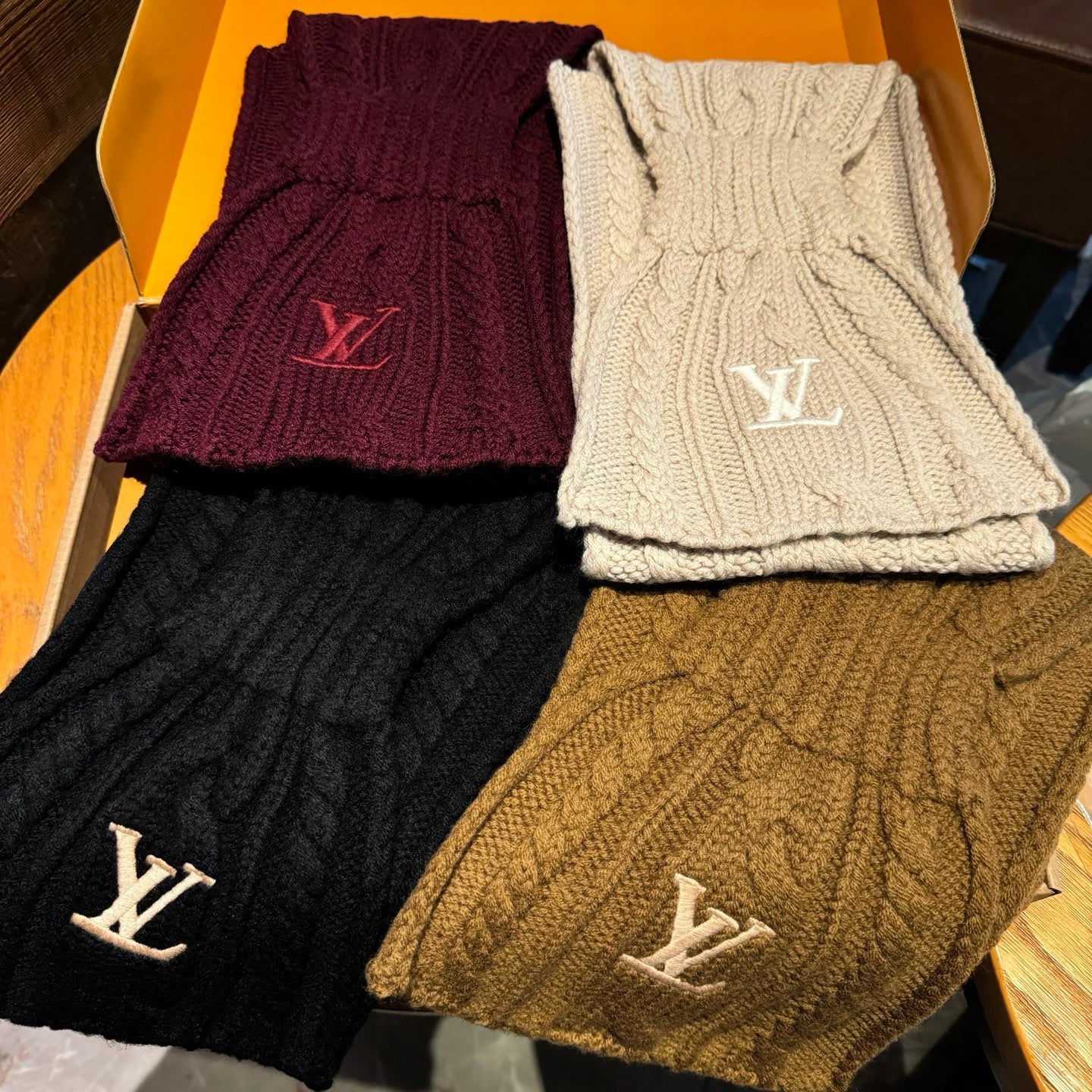 LV Freeze  Scarf 135cm Light Beige Wool 969351