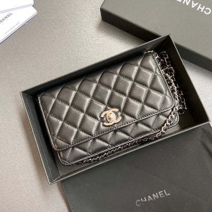 CC Wallet On Chain 20cm Black Lambskin Light Gold Hardware 240166