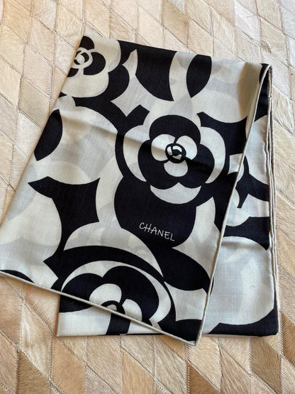 CC Scarf 190 CM In Black And White Floral Print Cashmere Silk 208542