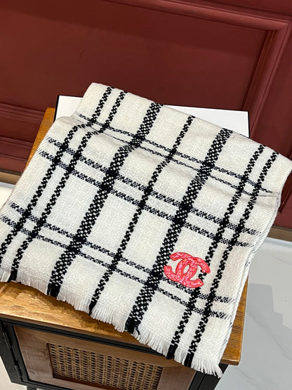 CC Scarf 190 CM In White With Black Stripes Wool  420038