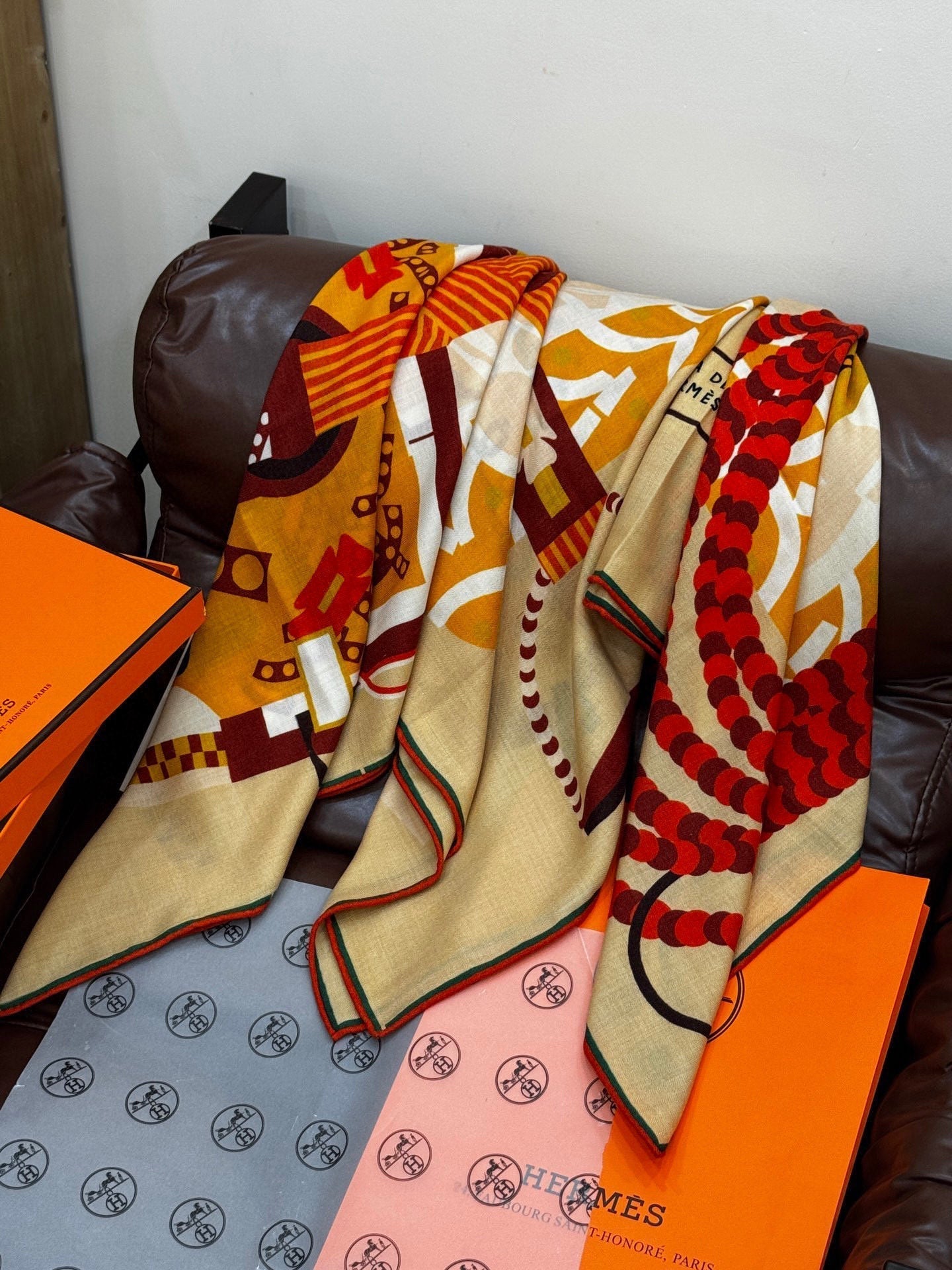 HM Dressage Tressage 140 CM Beige Red Colorful Cashmere And Silk 293229