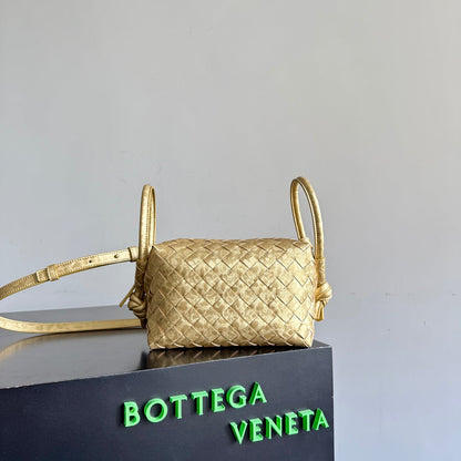 Bottega Veneta 2026 Loop Bag 21cm Intrecciato Woven Leather