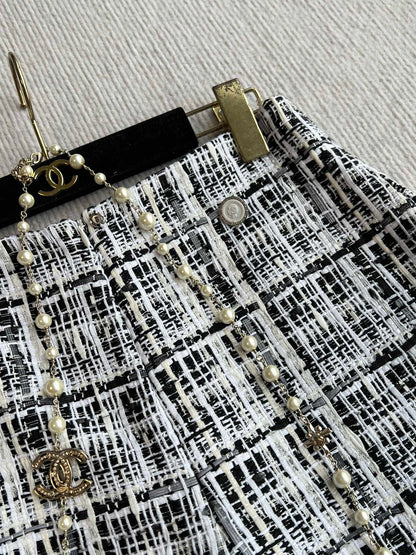 CC 25 Set Black And White Striped Synthetic Fabric  244330
