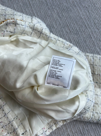 CC 25 Small Jacket White Linen 300120