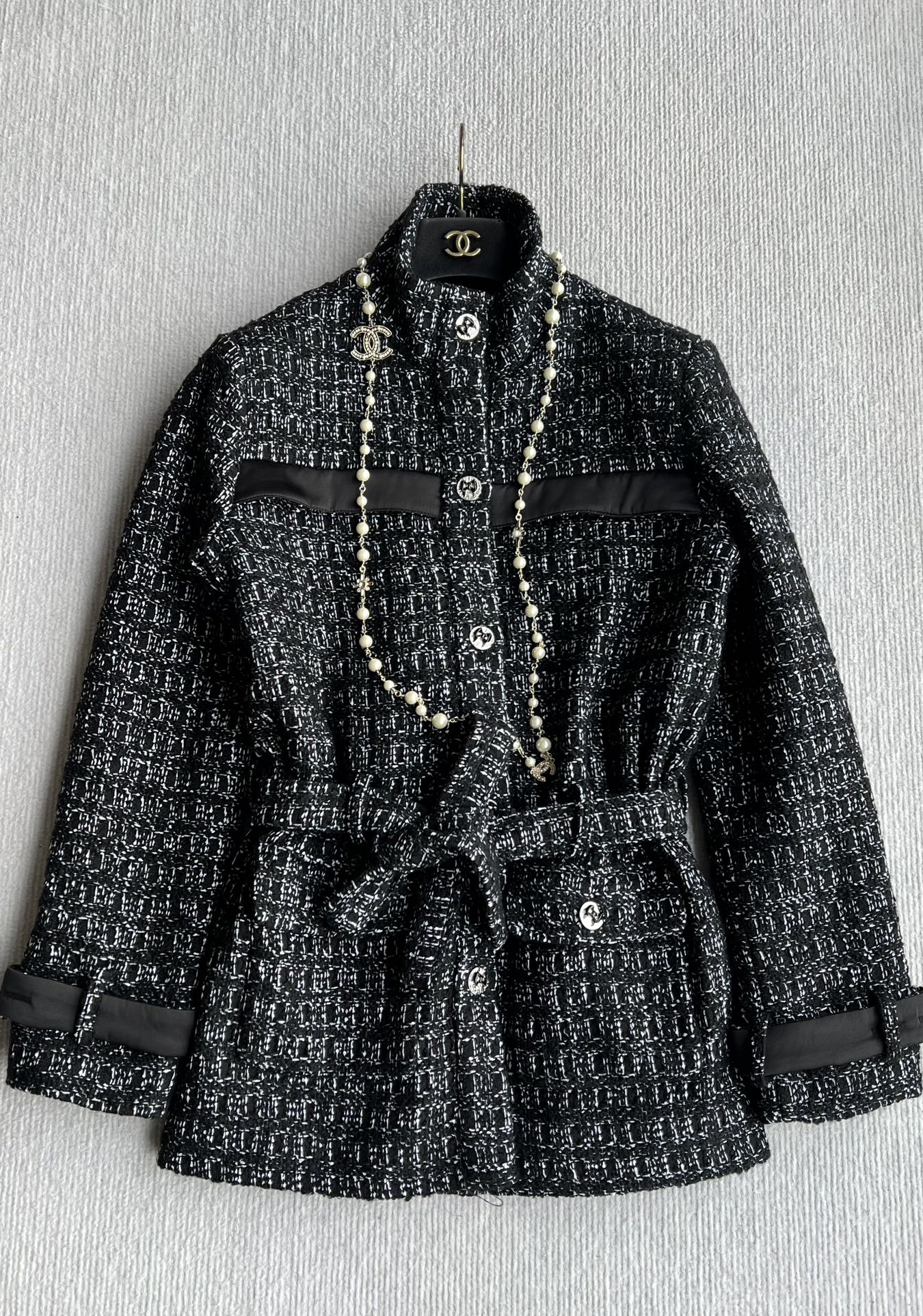 Chanel 2025 Belt Jacket Black Wool Cashmere 318587