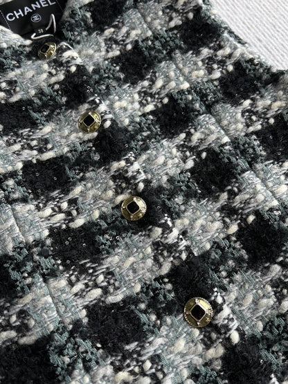 Chanel 2025 Plaid Tweed Vest Jacket Black Wool Polyester 325379