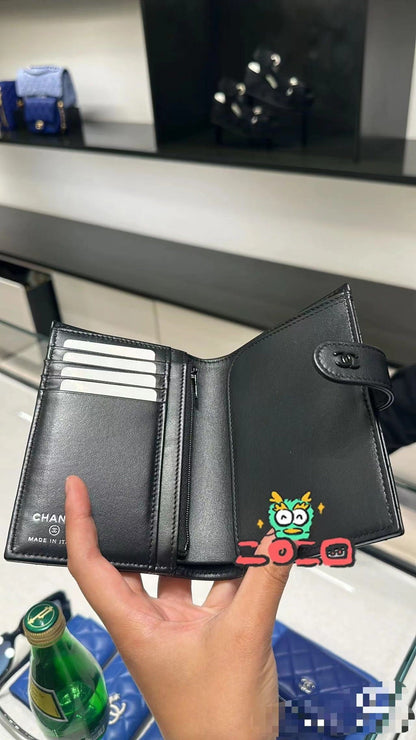 CC BIFOLD WALLET CAVIAR 14 BLACK CALFSKIN