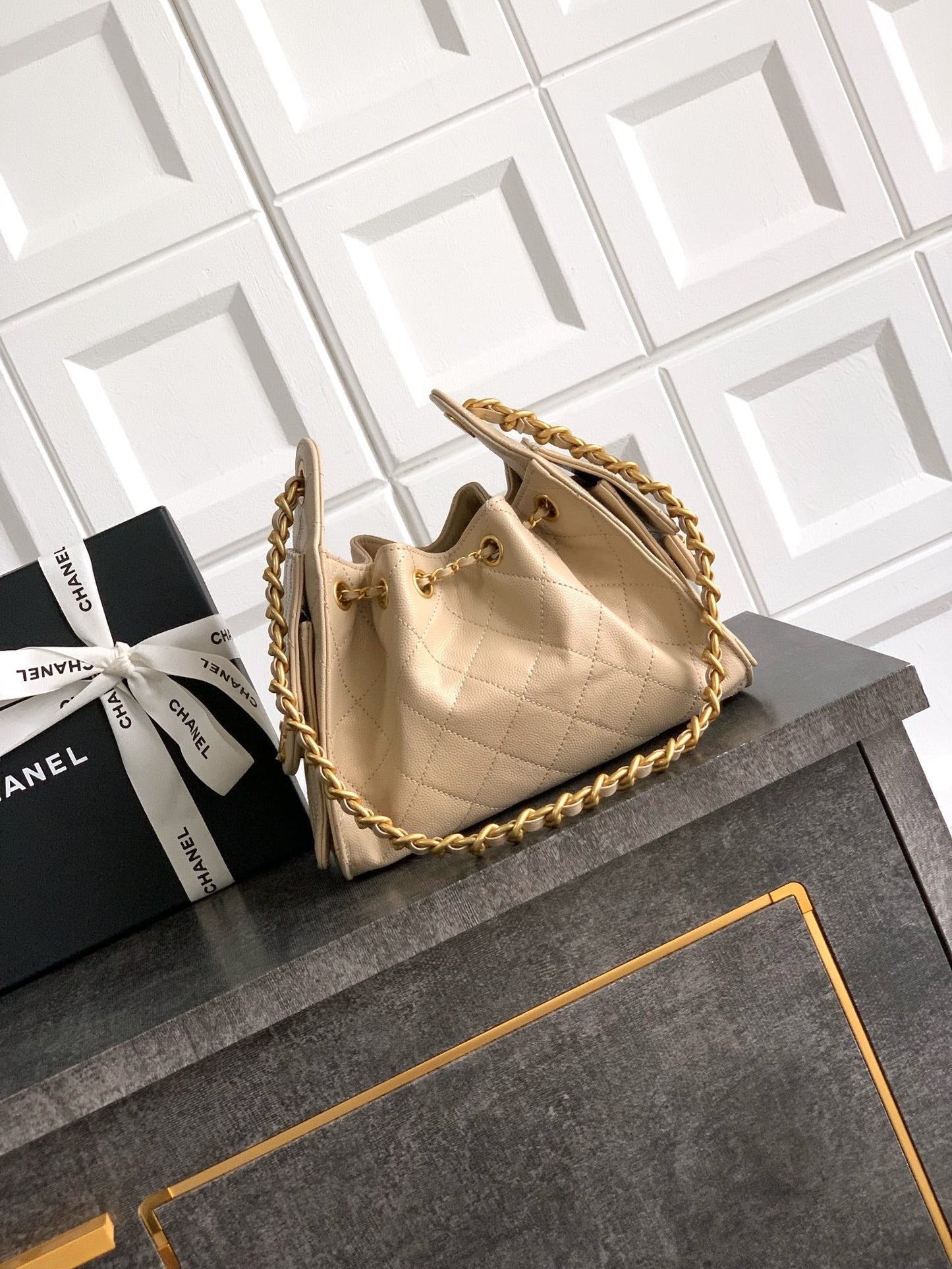 CC 25C Hobo Bags 20cm Beige Grained Calfskin