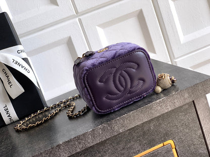 Chane 2026 Vanity Case 11cm Velvet