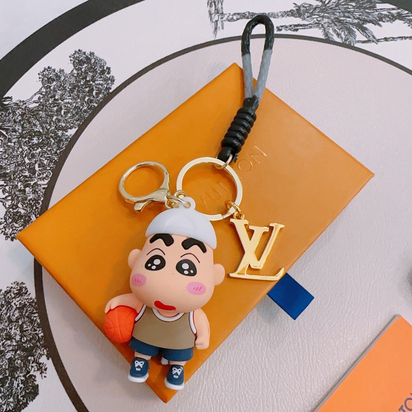 LV Shin Charm
