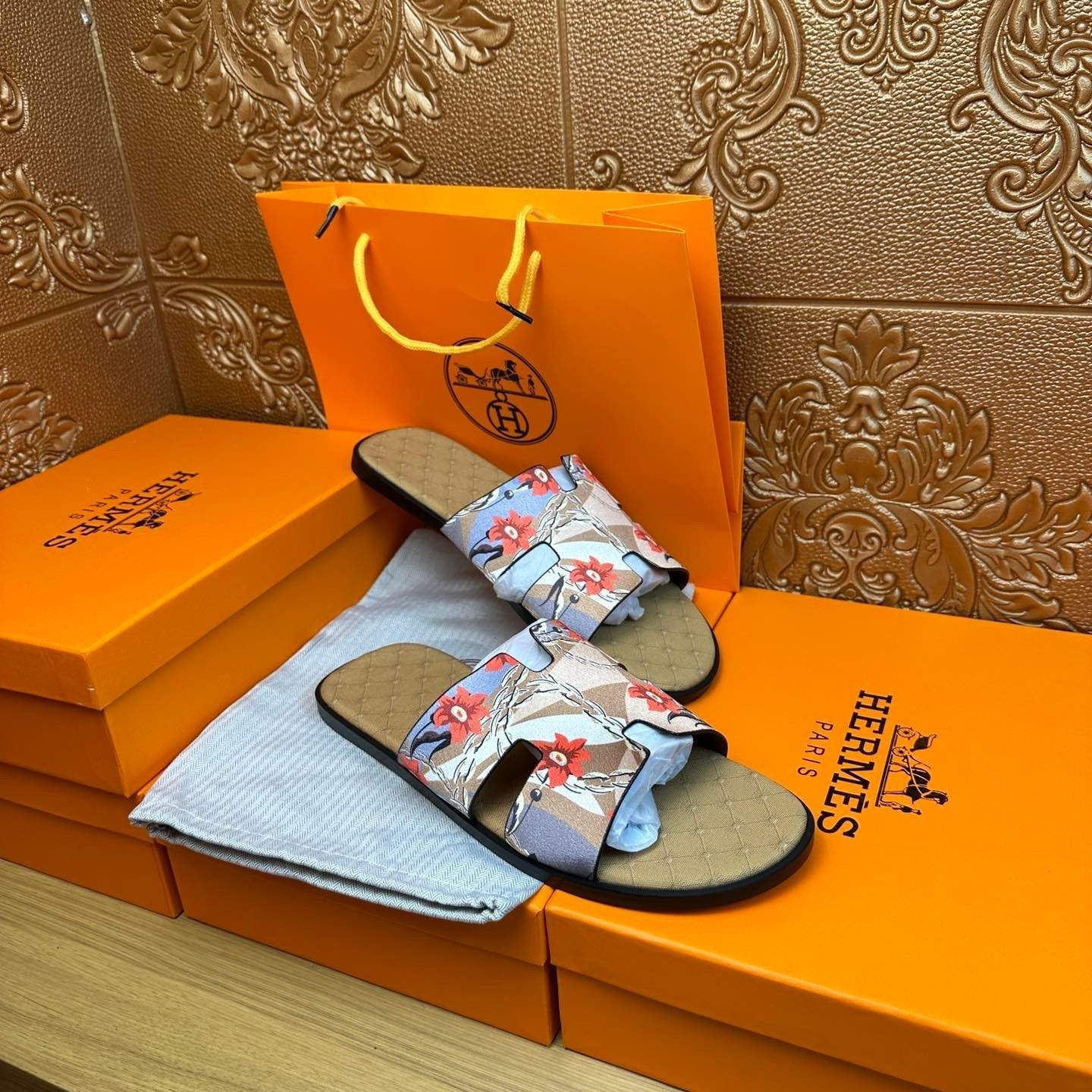 HM IZMIR SANDAL MUSTARD SUEDE WITH FLOWER MOTIF
