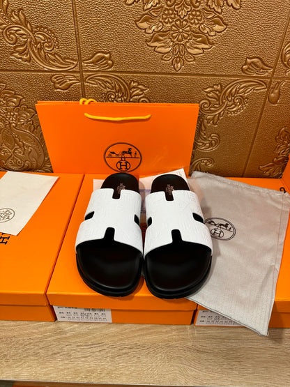 HM IZMIR SLIPPER BLACK AND WHITE CALFSKIN