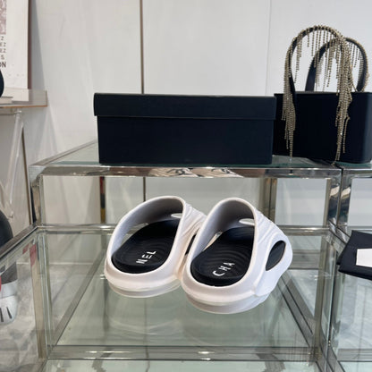 CC Slippers White Foam  204137