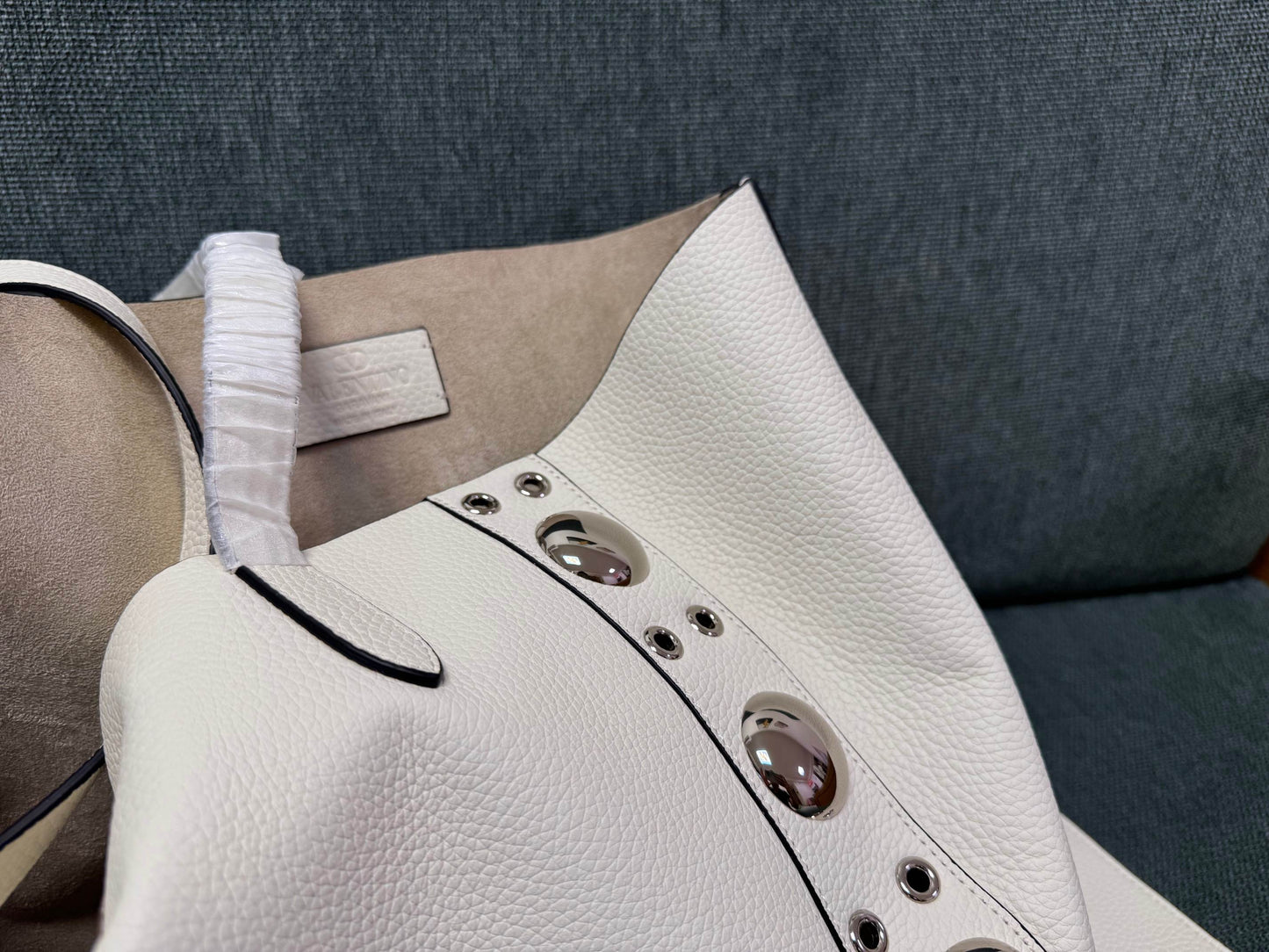 Valentino Garavani tote white cowhide 555247