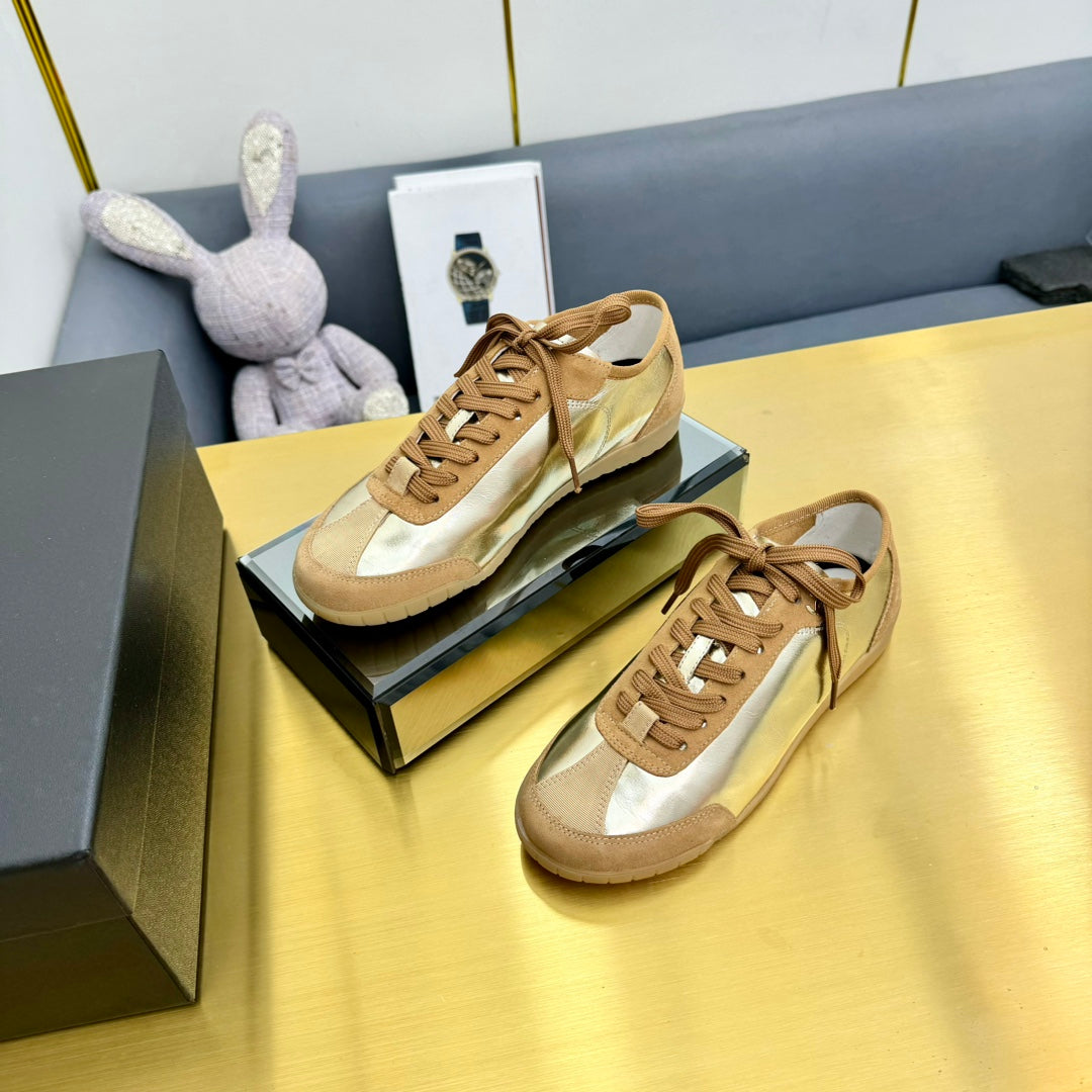 CC SNEAKER IN GOLD CALFSKIN AND SUEDE