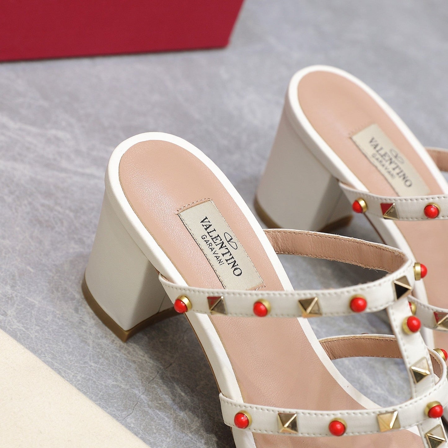 VT 25 Rockstud Heeled Sandals White Sheepskin 289665