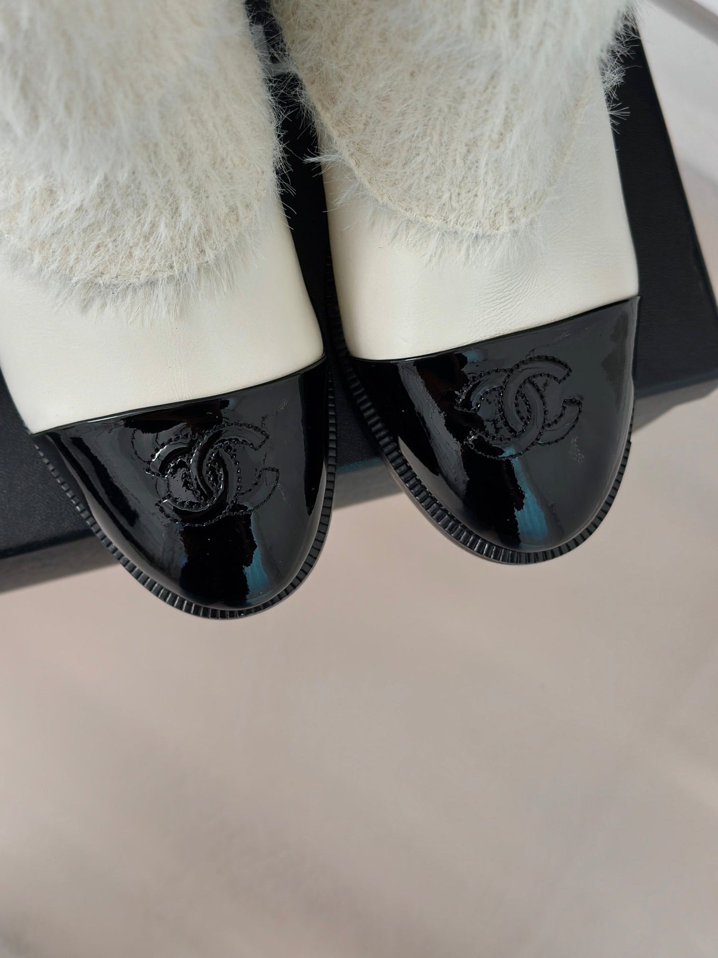 CC Short Boots 60mm White Cowhide And Wool Yarn
