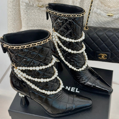 CC Short Boots 80mm Glossy Black Wrinkled Quilted Calfskin