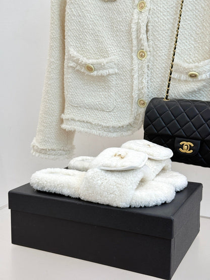 Chanel 25 Buckle Flip-up Thick-soled Slippers White Wool 465383