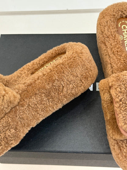 Chanel 25 Buckle Flip-up Thick-soled Slippers Brown Wool 465384