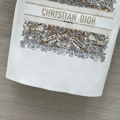 CD 25 Star Embroidery Knitted Short-sleeved Top White Tencel Wool