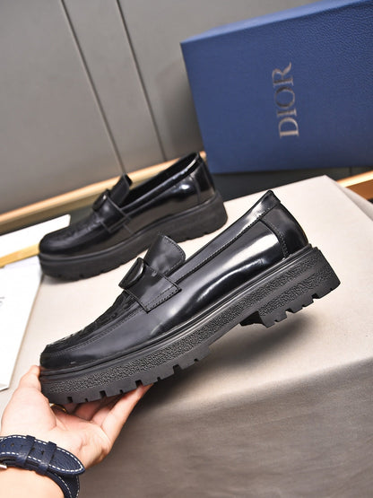 CD SYMBOL EXPLORER LOAFER GLOSSY BLACK MONOGRAM CALFSKIN