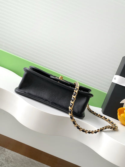 CC 25C Flap Bag 19cm Black Quilted Lambskin