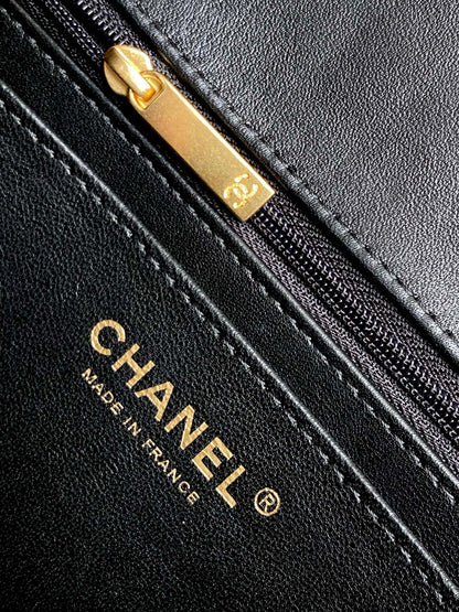 CC 25C Flap Bag 25cm Black Quilted Lambskin