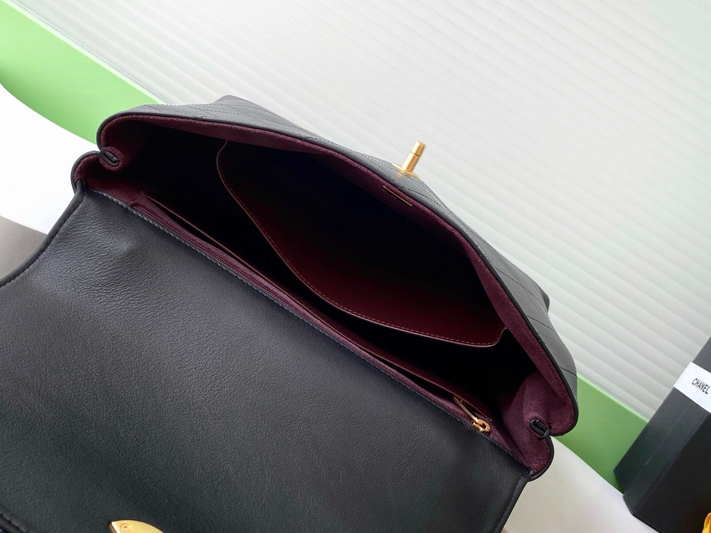 cc 25S Vintage Flap Bag 33cm Top Handle Black Calfskin