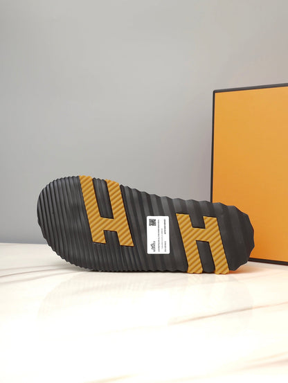 HM INFRA SANDAL BLACK AND SANDSTONE LAMBSKIN