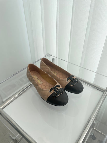 CC Ballet Flats 10mm Beige Black Quilted Lambskin