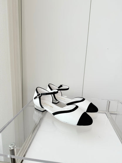 CC 25 Mary Jane White Sheepskin 238755
