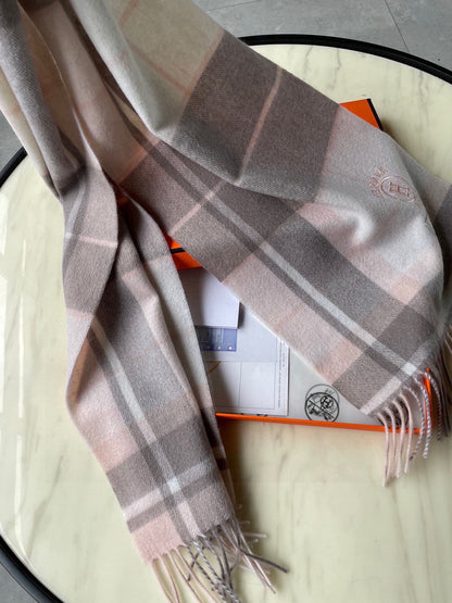 Scarf 180 CM In Light Grey White Mix Light Pink Caro Cashmere