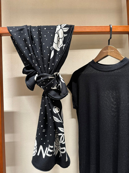CC Square Scarf 140 CM In Black Mix White Cashmere Silk 383803