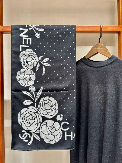 CC Square Scarf 140 CM In Black Mix White Cashmere Silk 383803