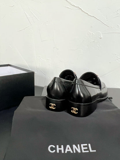 CC Moccasins Glossy Black Calfskin 949655