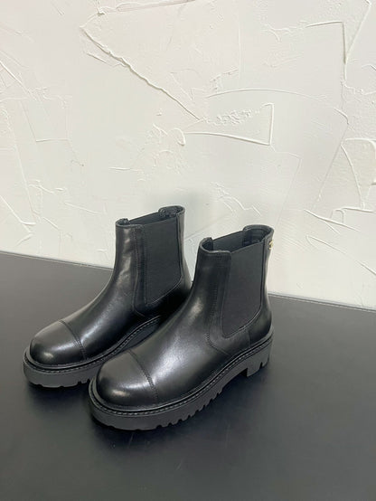 CC Chelsea Ankle Boots In Black Cowhide  949682