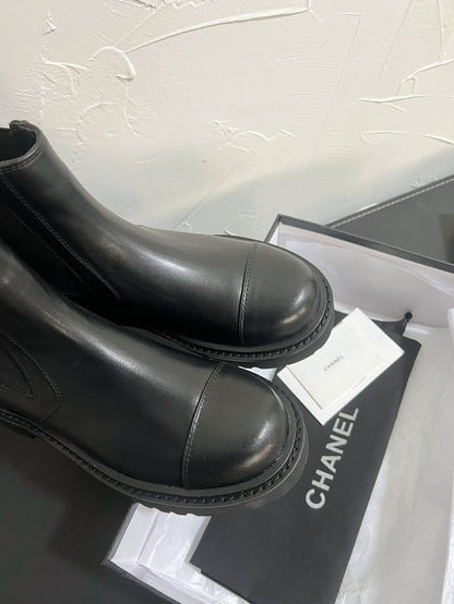 CC Chelsea Ankle Boots In Black Cowhide  949682