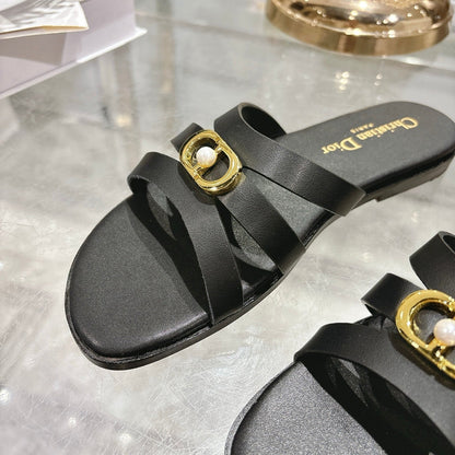 CD 26 Flat Sandals Black Leather 592262