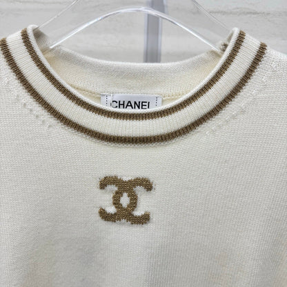 Chanel 2026 Crew Neck Short-Sleeve T-Shirt Cream Wool Cashmere 356959