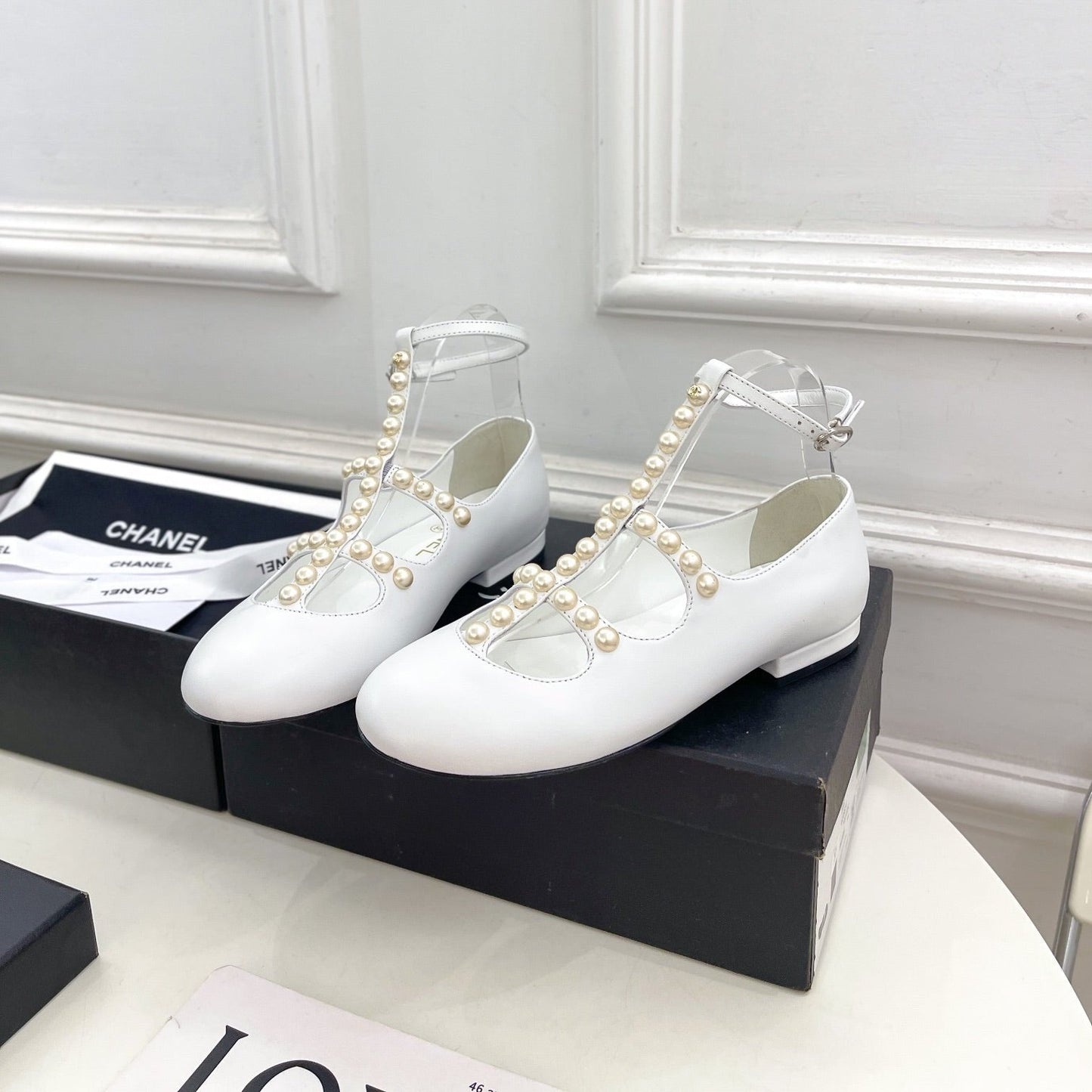 CC Mary Jane 10mm In White With Small Pearls Lambskin 948758