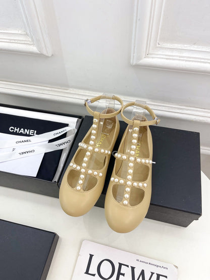 CC Mary Jane 10mm In Buff Yellow With Small Pearls Lambskin 948762