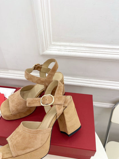VT Garavani 25 Platform Beige Suede 330966