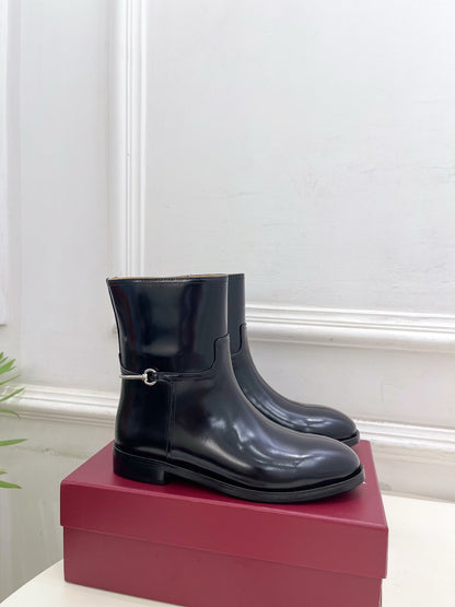 Gucci 25𝐬𝐬 horsebit  ankle boots black patent calfskin 435384