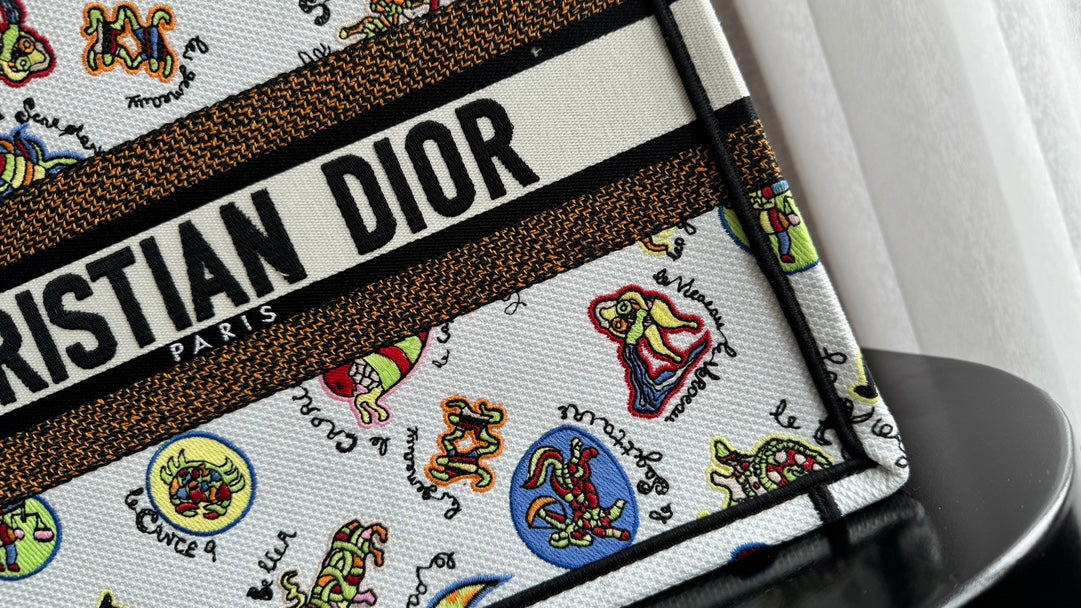 Medium CD Book Tote 36cm White Multicolor Dragon Zodiac Embroidery